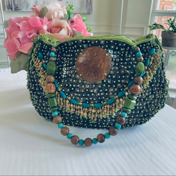 (1406) VINTAGE CEBU BEADED HANDBAG WITH WOODEN BEADS HANDLE - Picture 4 of 16